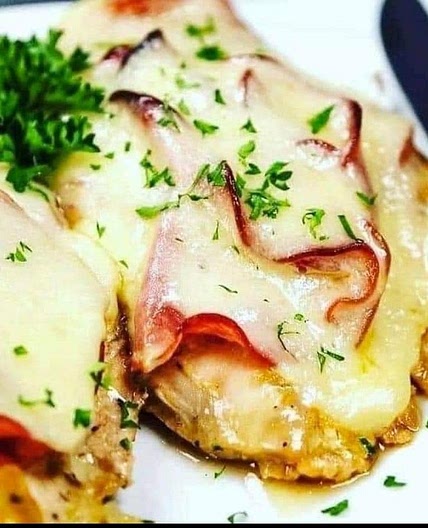 Skillet Chicken Cordon Bleu