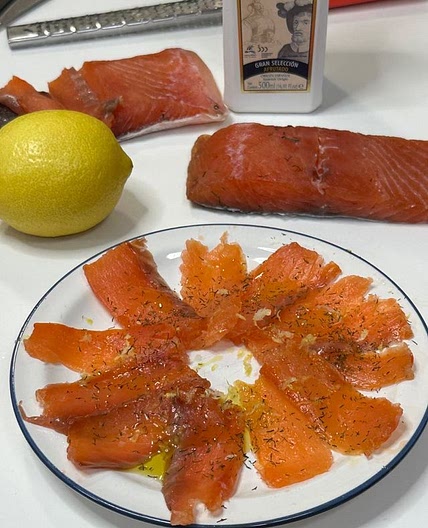 ⬇️RECETA ESCRITA⬇️ ⭐️SALMON MARINADO⭐️ Ingredientes 500 g salmón fre