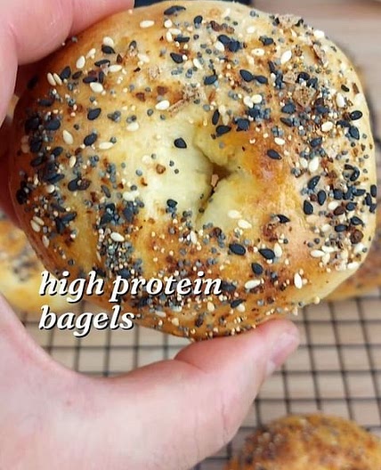 High-protein cottage cheese bagels💪