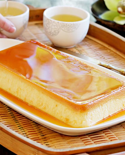 Banh gan (coconut creme caramel with lemon grass)