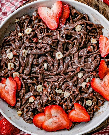 Chocolate Noodles in Nutella Sauce
