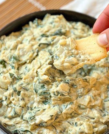 HERE ⬇️ HIGH PROTEIN DAIRY-FREE SPINACH ARTICHOKE DIP