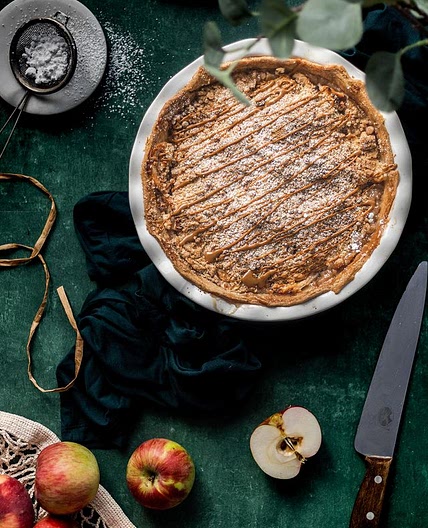Apple Pie with Lotus Crumb Topping