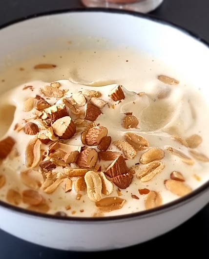 Peach and banana frozen yoghurt