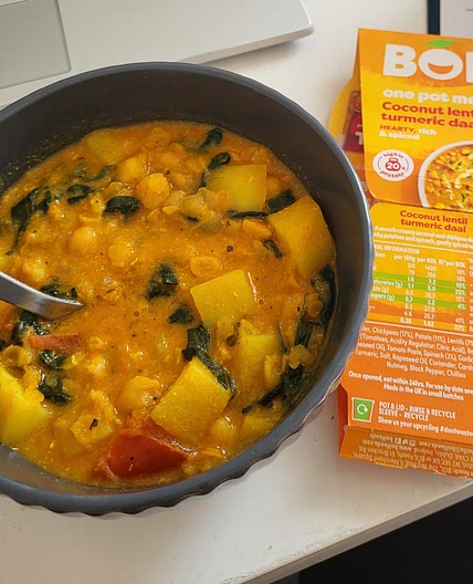 Vegan one pot meal: coconut lentil turmeric daal
