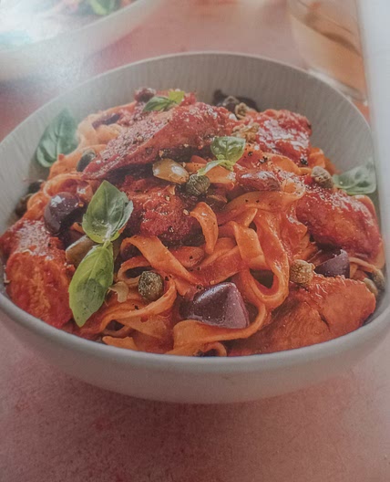 SAUSAGE SPAGHETTI PUTTANESCA