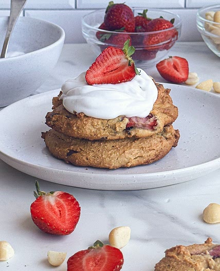 Strawberry, macadamia and choc chips cookies 