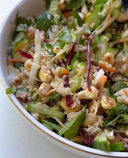 ASIAN BROWN RICE, SLAW & ROASTED CASHEW SALAD