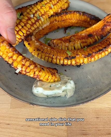 Corn cob paprika snack