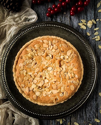 Italian almond tart
