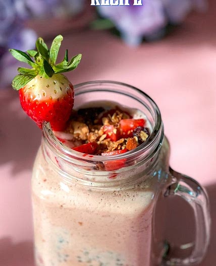 Strawberry Protein Breakfast Smoothie Shake