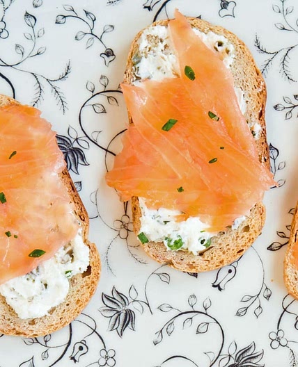 Smoked Salmon and Cream Cheese Toasts