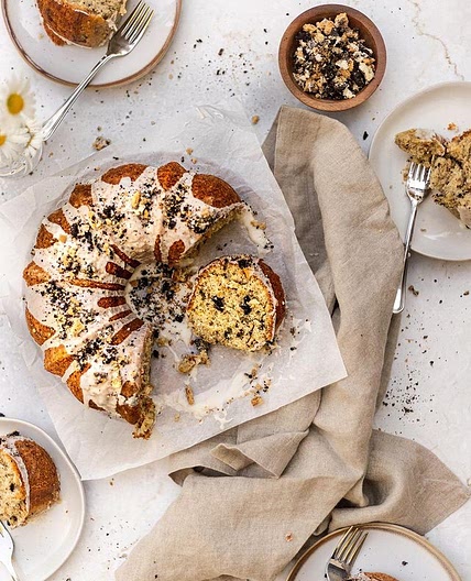 Cookies and Cream Bundt Cake