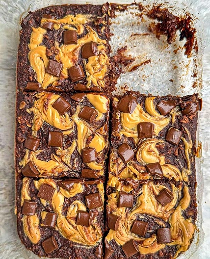 CHOCOLATE PEANUT BUTTER BAKED OATS