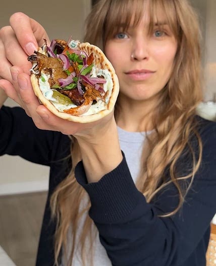 shawrma mushroom flatbread with tzatziki
