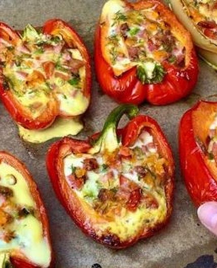 Gefüllte Paprika mit Käse aus dem Backofen