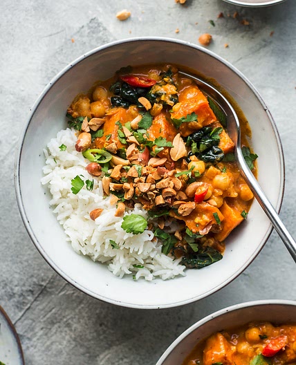 Sweet potato, black bean & peanut butter curry