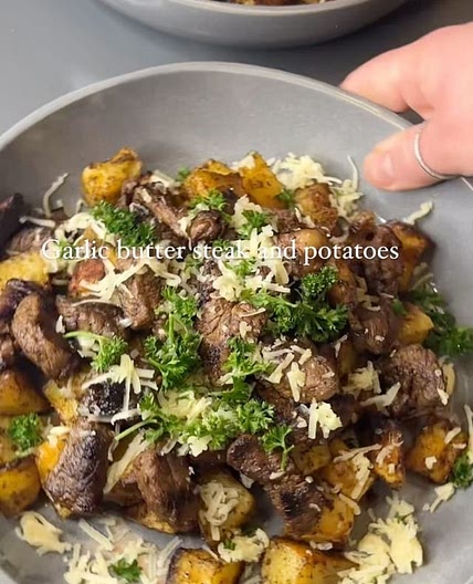 Garlic Butter Steak & Potatoes