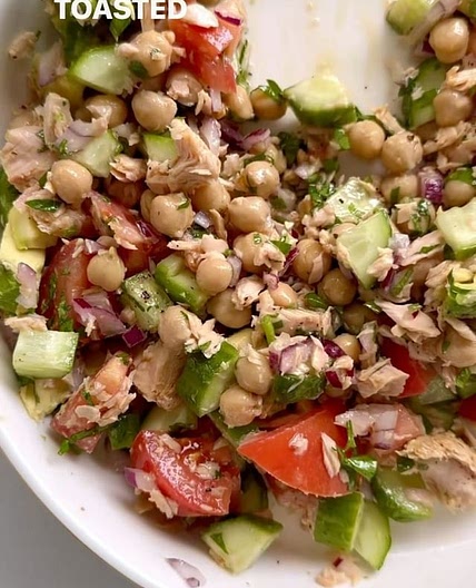 QUICK TUNA, CHICKPEA & AVOCADO SALAD