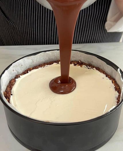 Cheesecake cioccolato, nocciole e caramello salato