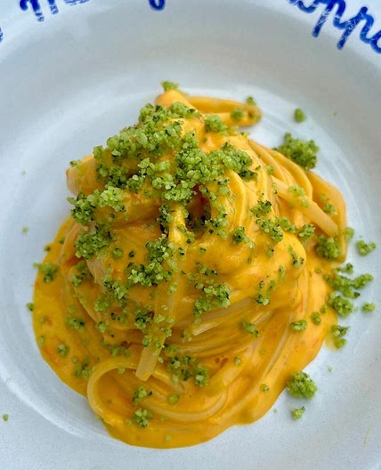 LINGUINE CON CREMA DI POMODORINI GIALLI, BURRATA E PARMIGIANO al BASILICO