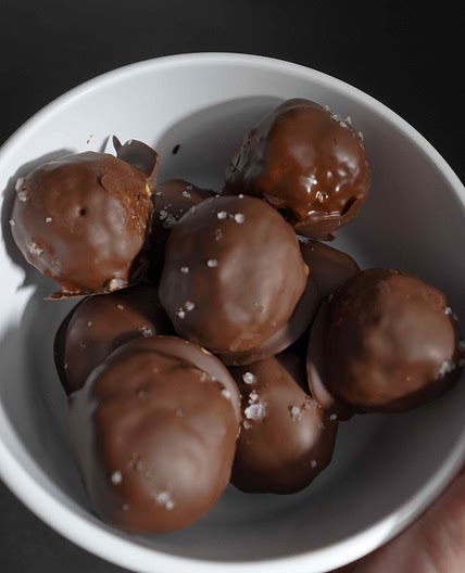 COOKIE DOUGH BALLS