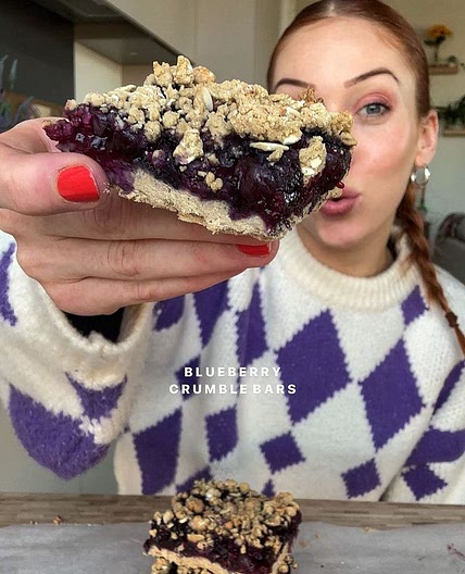 Blueberry crumble bars 🫐