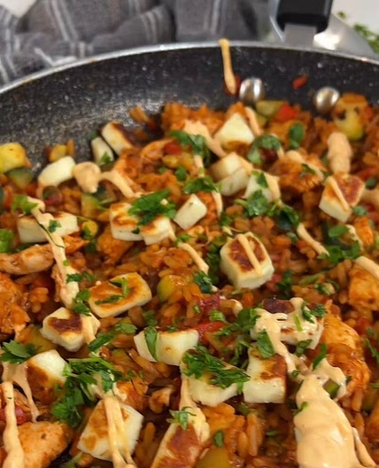 Honey chipotle ‘chicken’ and halloumi rice