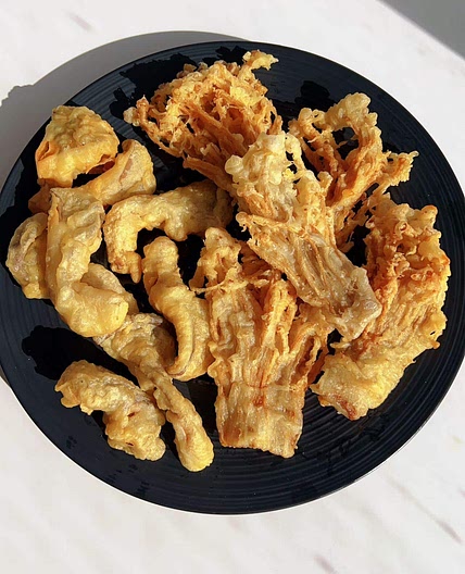 Fried Mushrooms (enoki and oyster mushrooms)