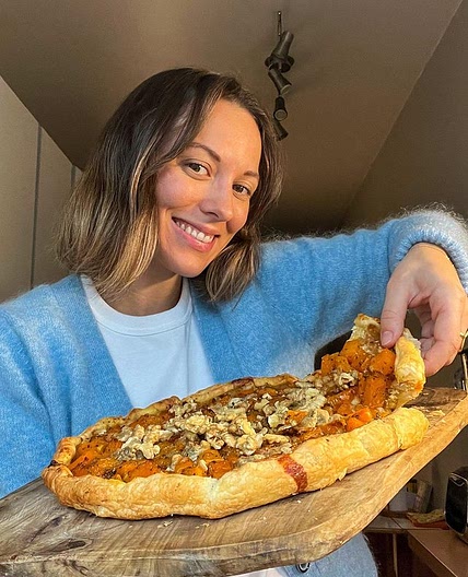 TARTE BUTTERNUT, COMPOTÉE D’OIGNONS, GORGONZOLA