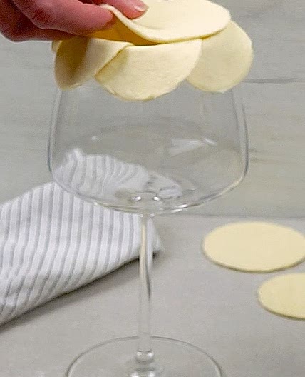 Fiorellini di pasta sfoglia