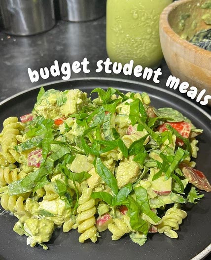 Creamy Pesto salad dressing