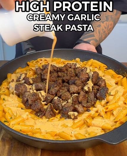Creamy Garlic Steak Pasta (High Protein)