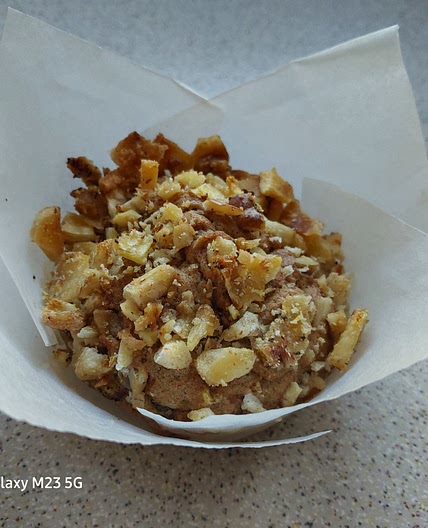 Banana nut muffins