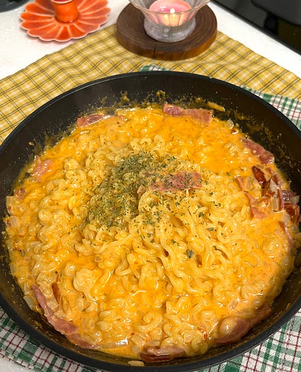 Easy Creamy Tomato Noodles