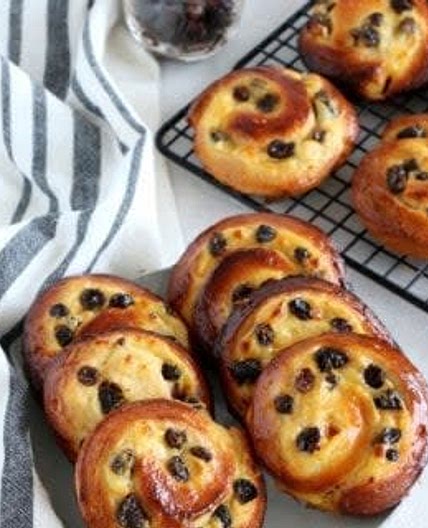 Easy French Pains aux Raisins