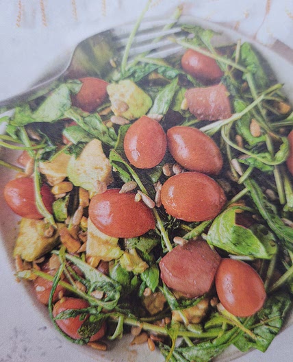 Charred corn, tomato and spinach salad