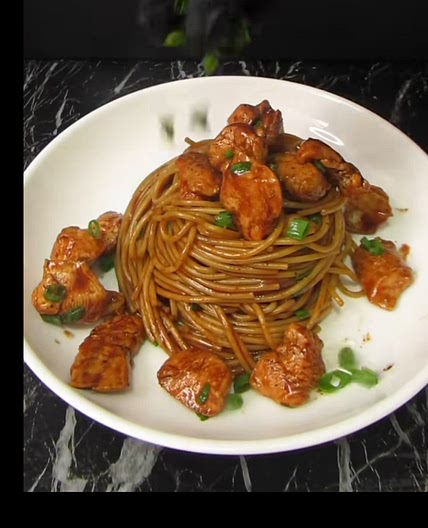 Noodles de pollo con hoisin