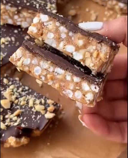 No-bake PEANUT CRUNCH SQUARES
