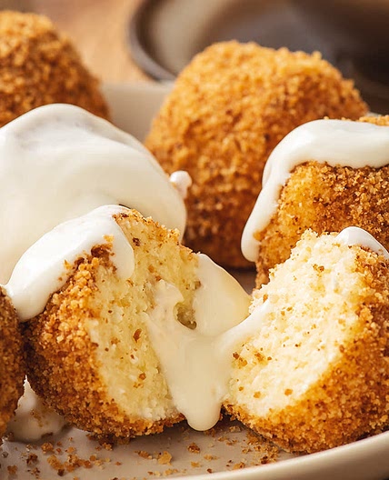 Hungarian Cheese Dumpling (Túrósgombóc)