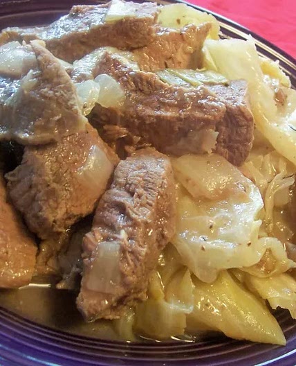 Slow-Cooked Beef & Cabbage