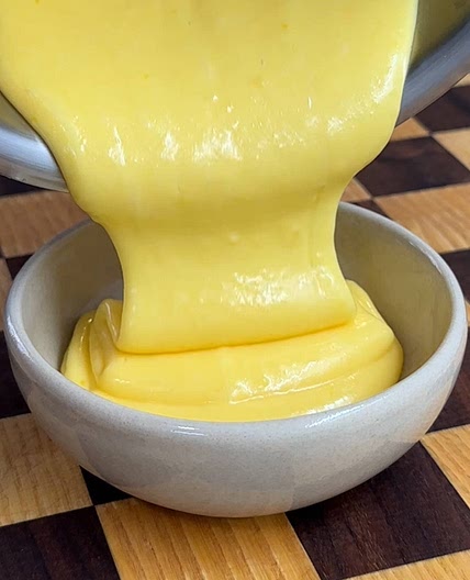 The BEST Hollandeise Sauce