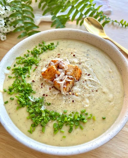 Creamy Roasted Garlic Soup