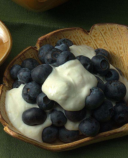 Blueberries with Lemon Cream