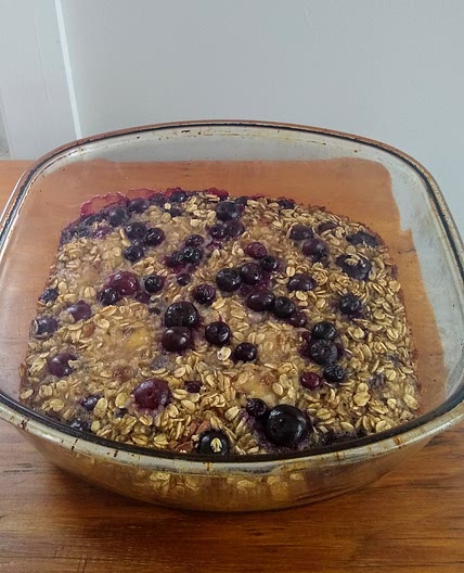 Blueberry and Banana Baked Oatmeal