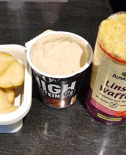 Proteinquark mit Linsenwaffeln und Früchte