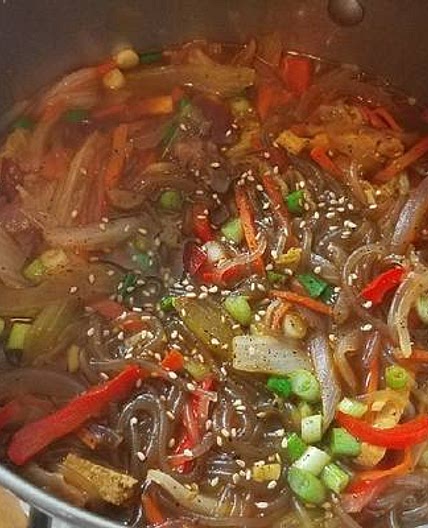 Veggie rich Sour & Spicy beef glass noodle soup 蔬菜版牛肉酸辣汤
