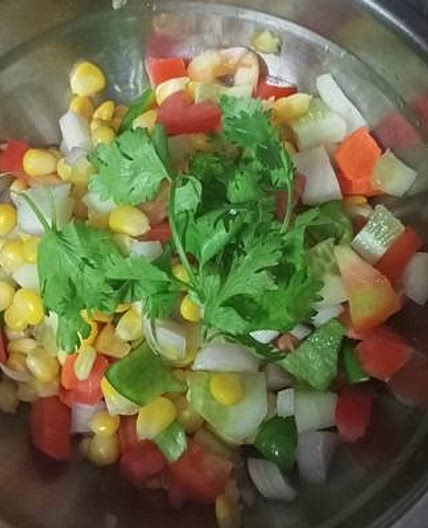 अमेरिकन कॉर्न सलाद (American Corn salad recipe in Hindi)
