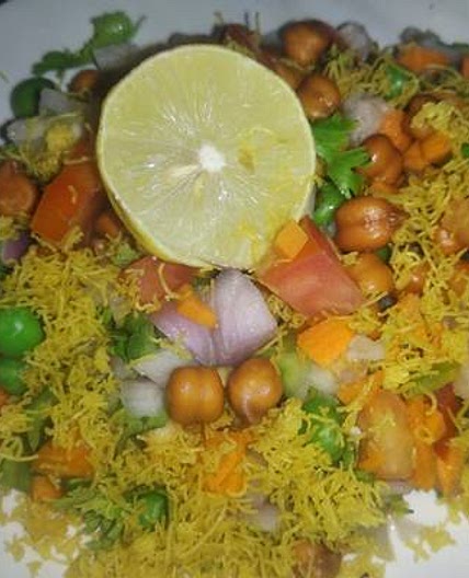 टमाटर गाजर की चाट (tamatar gajar ki chaat recipe in Hindi)