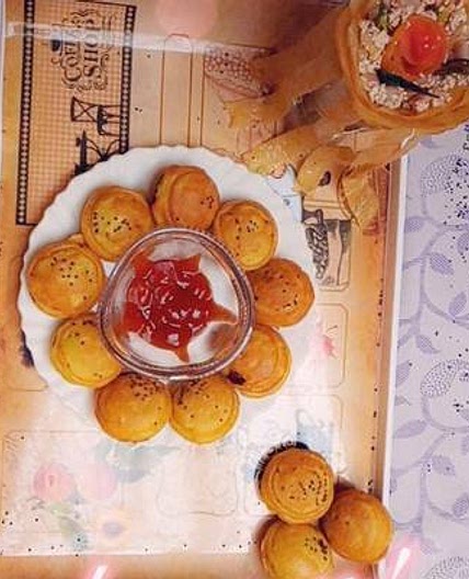 भरवां मूंग दाल अप्पे (Bharwan Moong dal appe recipe in Hindi)